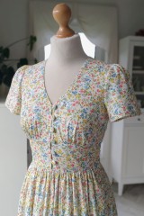 Sukienka ROSALIA r.42, kolorowa łączka na ecru.