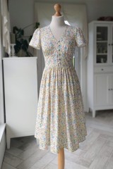 Sukienka ROSALIA r.42, kolorowa łączka na ecru.