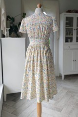 Sukienka ROSALIA r.42, kolorowa łączka na ecru.