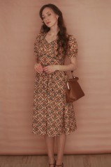 PRZEDSPRZEDAŻ Sukienka LILIANA karmelowa elegancja w stylu retro, bawełniana.