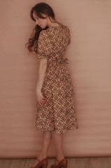 PRZEDSPRZEDAŻ Sukienka LILIANA karmelowa elegancja w stylu retro, bawełniana.