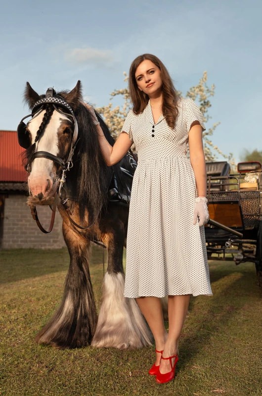 karen wiskoza groszki przód 1.jpg